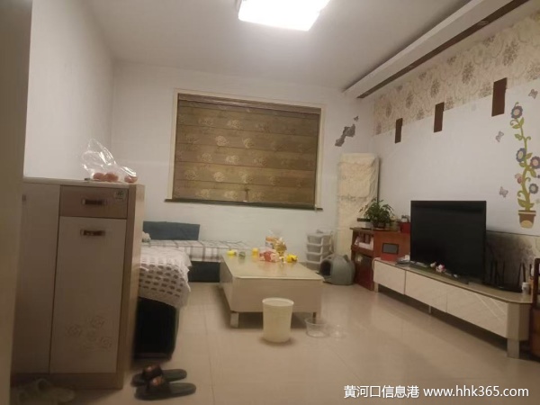 富海花园100的三楼 共5层 ，带储藏室，